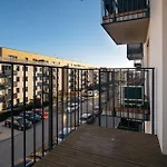 Apartament Beige Harmony For Family & Business With Parking And Ac By Uniquerent *