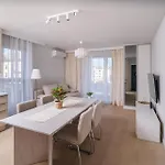 Beige Harmony For Family & Business With Parking And Ac By Uniquerent Apartament *