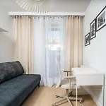 Apartament Beige Harmony For Family & Business With Parking And Ac By Uniquerent