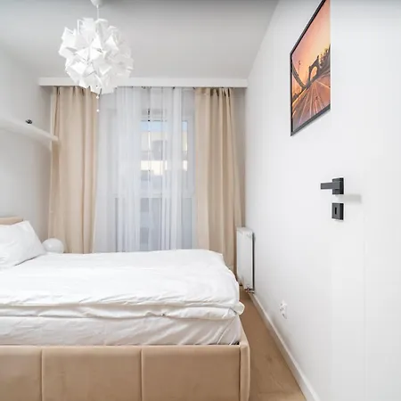 Beige Harmony For Family & Business With Parking And Ac By Uniquerent Apartament Wrocław