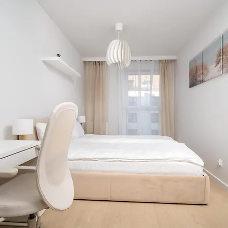 Beige Harmony For Family & Business With Parking And Ac By Uniquerent Apartament Wrocław