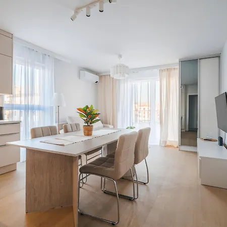 Beige Harmony For Family & Business With Parking And Ac By Uniquerent * Wroclaw