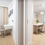 Апартаменты Beige Harmony For Family & Business With Parking And Ac By Uniquerent Вроцлав