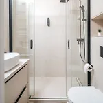 Beige Harmony For Family & Business With Parking And Ac By Uniquerent Daire