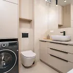 Beige Harmony For Family & Business With Parking And Ac By Uniquerent Daire *