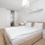 Апартаменты Beige Harmony For Family & Business With Parking And Ac By Uniquerent Вроцлав
