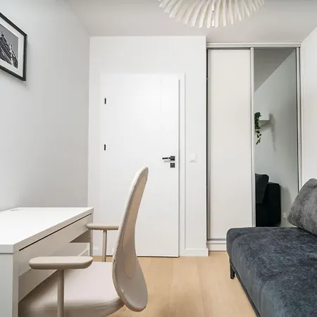 Beige Harmony For Family & Business With Parking And Ac By Uniquerent Lejlighed *