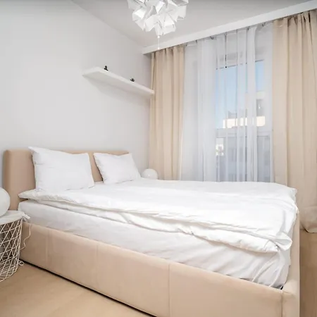 Beige Harmony For Family & Business With Parking And Ac By Uniquerent Apartman *