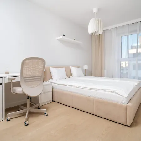 Beige Harmony For Family & Business With Parking And Ac By Uniquerent Apartman
