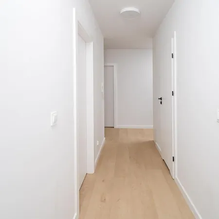 Beige Harmony For Family & Business With Parking And Ac By Uniquerent Lejlighed Wrocław