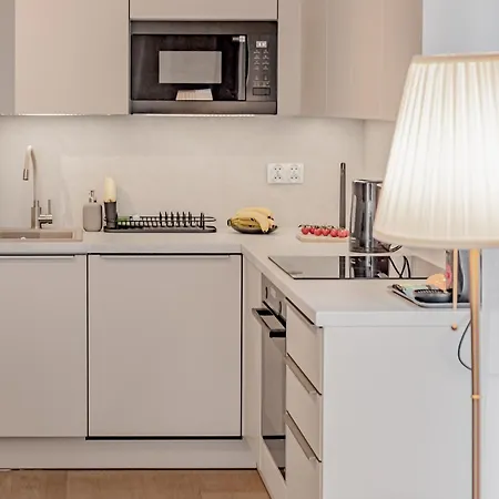 Beige Harmony For Family & Business With Parking And Ac By Uniquerent Apartman *