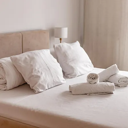 Beige Harmony For Family & Business With Parking And Ac By Uniquerent Apartman Wrocław