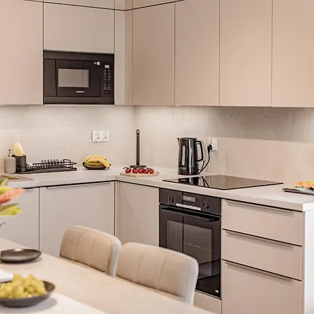 Lejlighed Beige Harmony For Family & Business With Parking And Ac By Uniquerent Wrocław