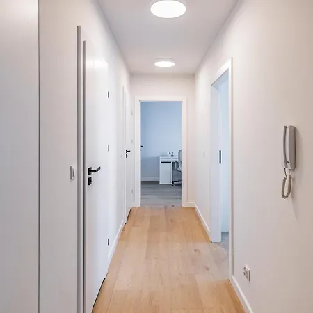 Apartman Beige Harmony For Family & Business With Parking And Ac By Uniquerent