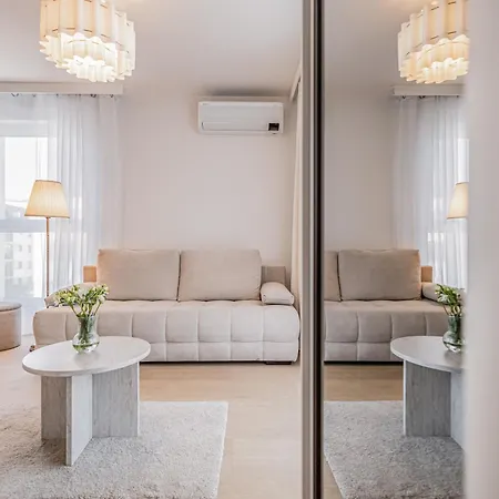 Beige Harmony For Family & Business With Parking And Ac By Uniquerent * Wrocław