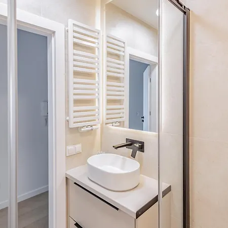 Beige Harmony For Family & Business With Parking And Ac By Uniquerent
