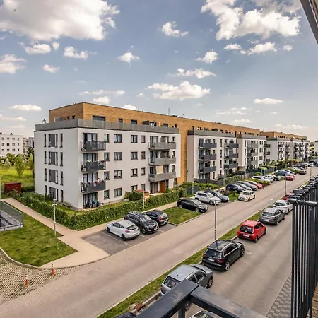 Beige Harmony For Family & Business With Parking And Ac By Uniquerent * Wrocław