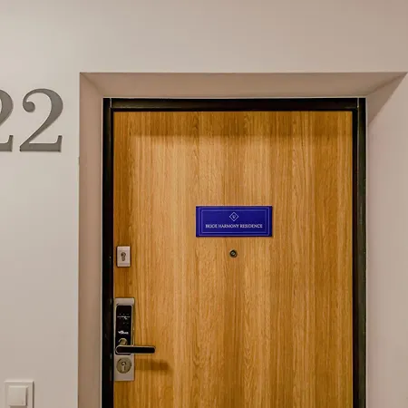 Lejlighed Beige Harmony For Family & Business With Parking And Ac By Uniquerent Wrocław