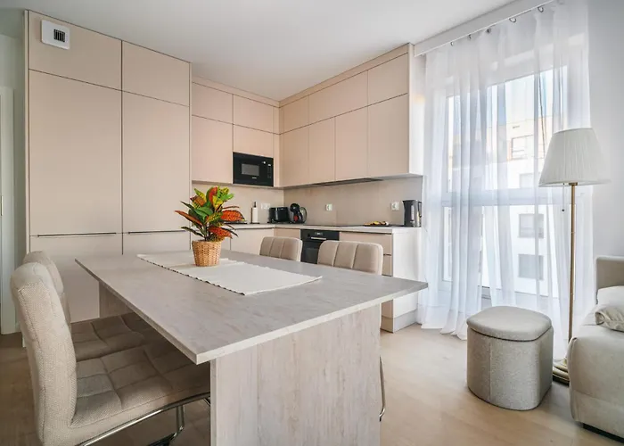 Beige Harmony For Family & Business * Breslau